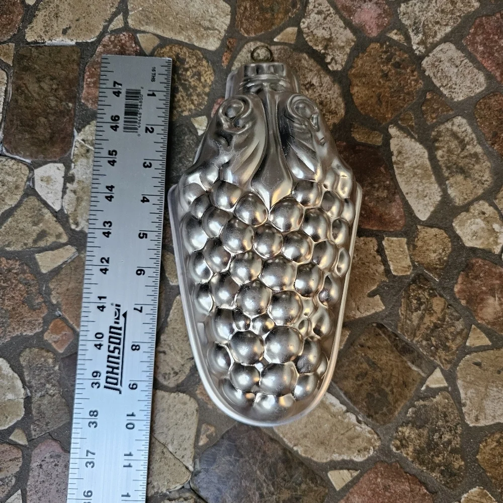Vintage Aluminum Grape Cluster Mold - Jell-O Pudding Candy Cake Pan, Lightweight - Picture 6 of 6